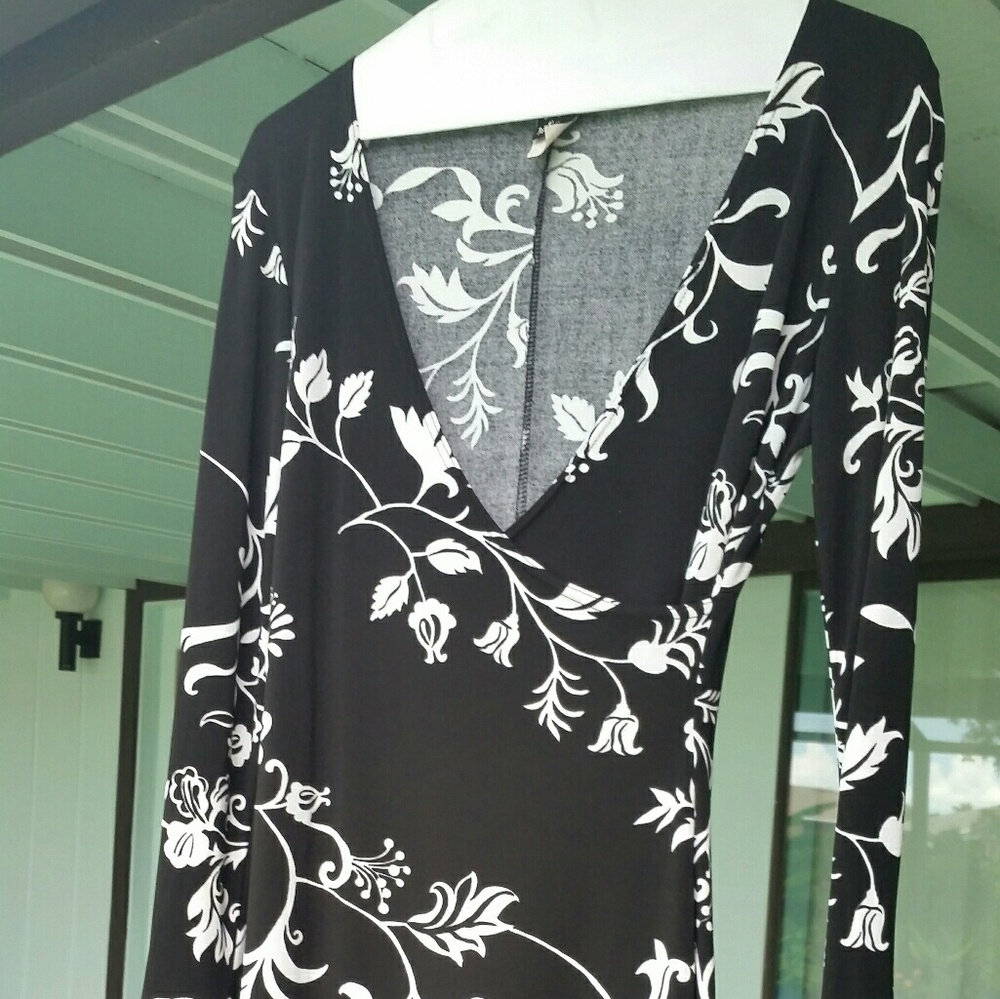Black and White print Dress- Polyester - new